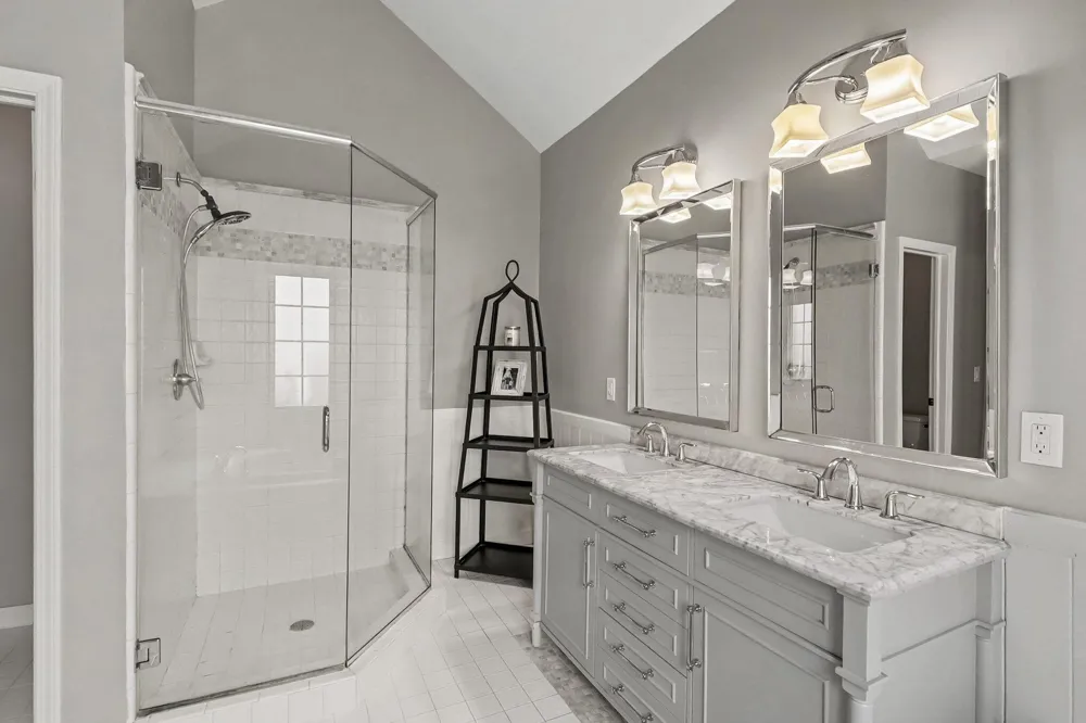 3739 Warwick Drive Rochester Hills, MI 48309