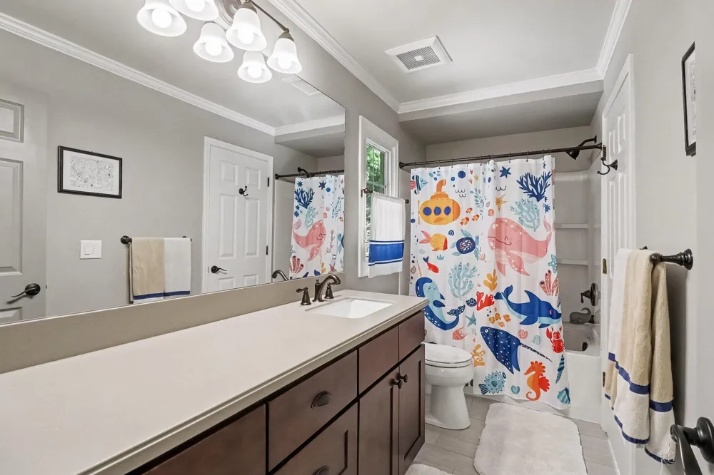 3739 Warwick Drive Rochester Hills, MI 48309