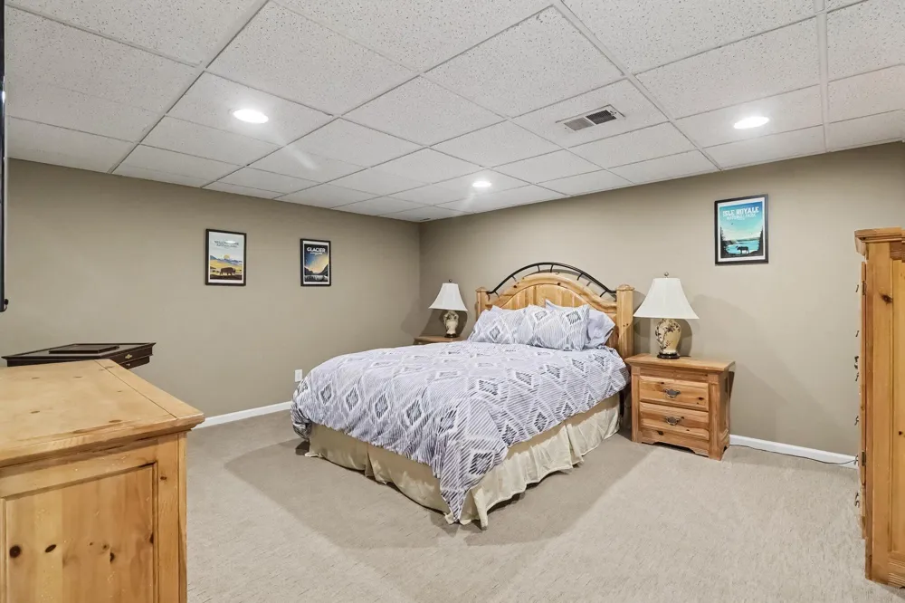 3739 Warwick Drive Rochester Hills, MI 48309