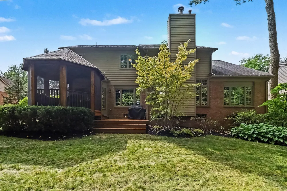 3739 Warwick Drive Rochester Hills, MI 48309