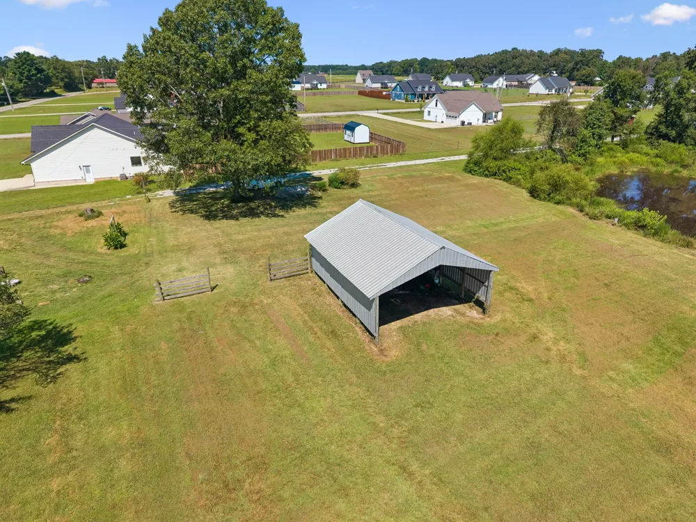 42 Marcella Falls Rd NE Ethridge, TN 38456