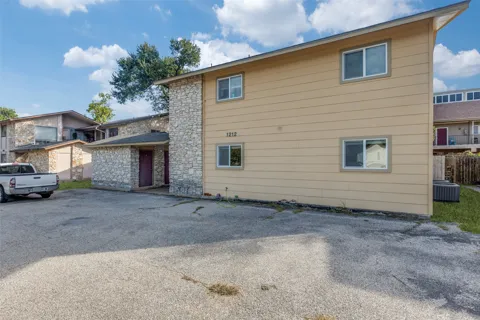 1212 Hollow Creek Drive #B