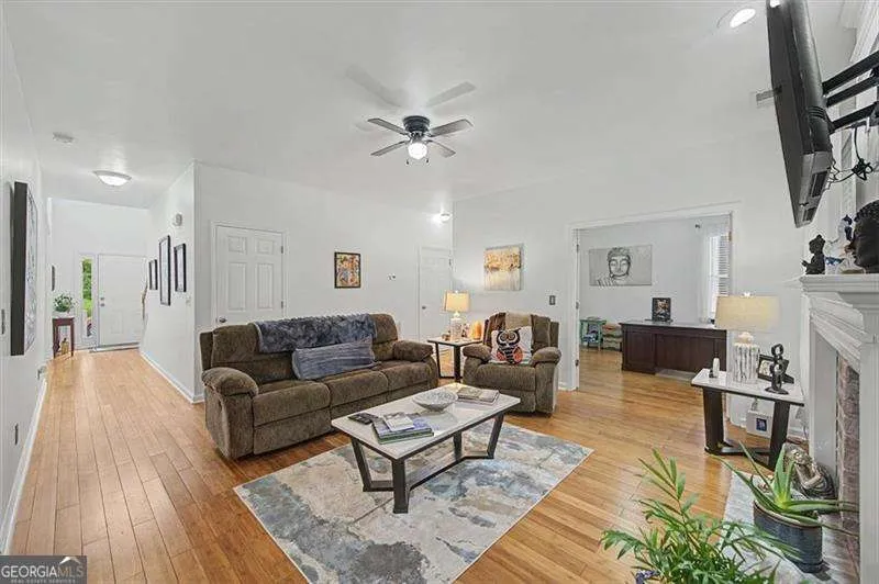 4363 Walforde BLVD Acworth, GA 30101