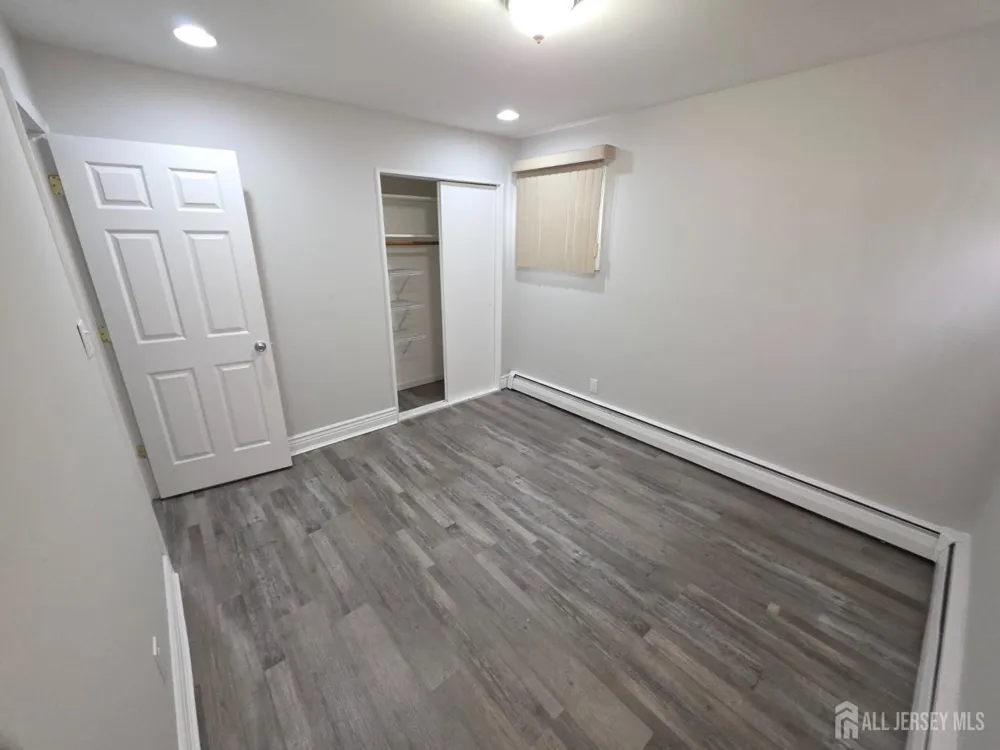 17 Colton Road Edison, NJ 08817