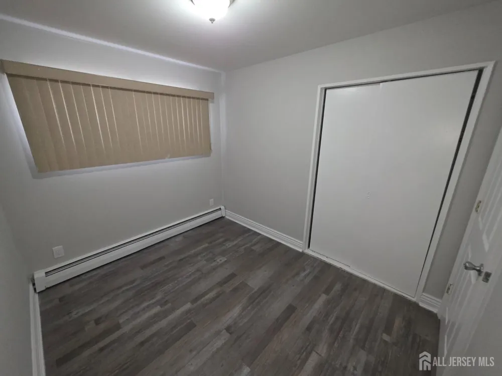 17 Colton Road Edison, NJ 08817