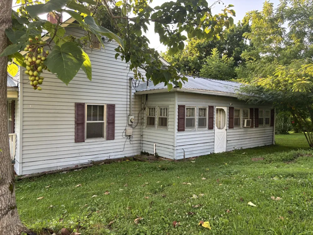 463 E Illinois Avenue Whitwell, TN 37397