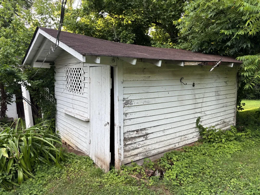463 E Illinois Avenue Whitwell, TN 37397