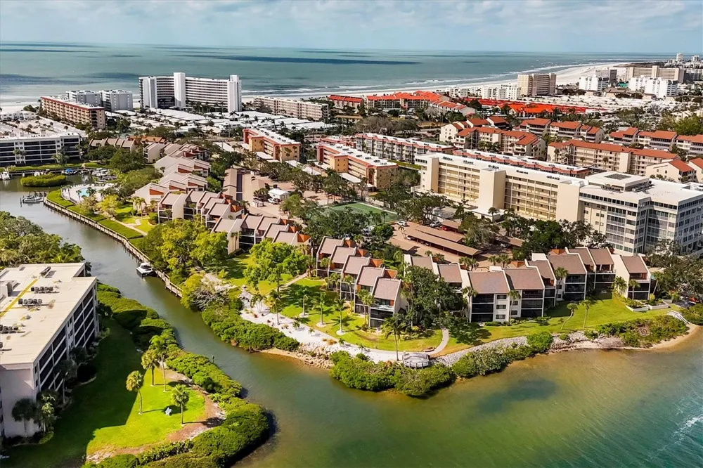1900 COVE II PLACE #127 Sarasota, FL 34242