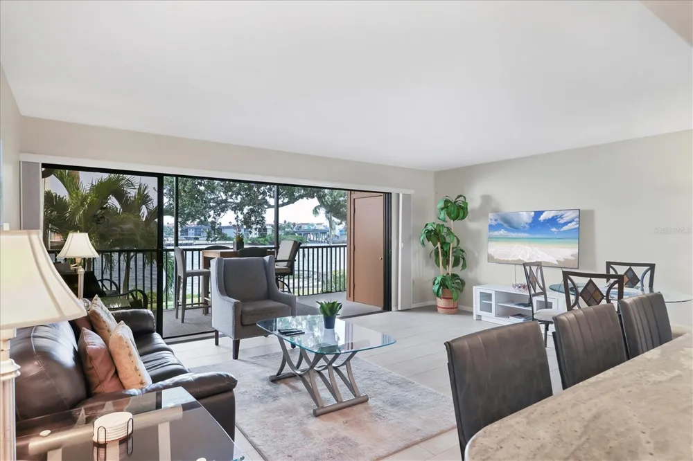 1900 COVE II PLACE #127 Sarasota, FL 34242
