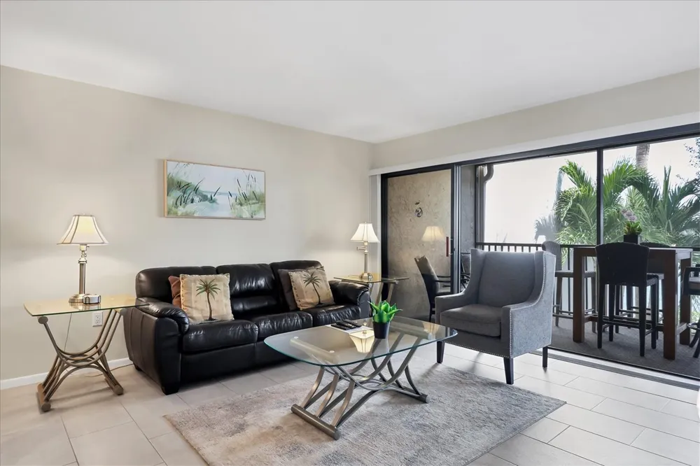 1900 COVE II PLACE #127 Sarasota, FL 34242