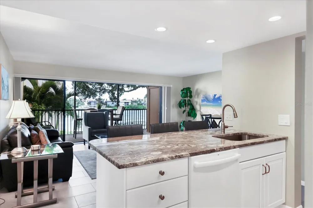 1900 COVE II PLACE #127 Sarasota, FL 34242