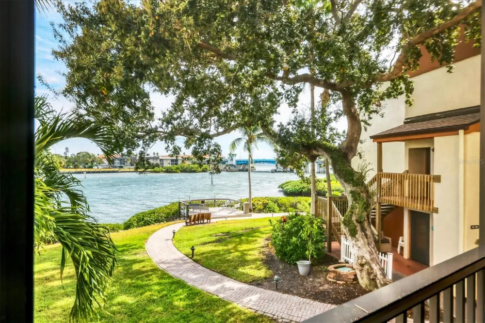1900 COVE II PLACE #127 Sarasota, FL 34242