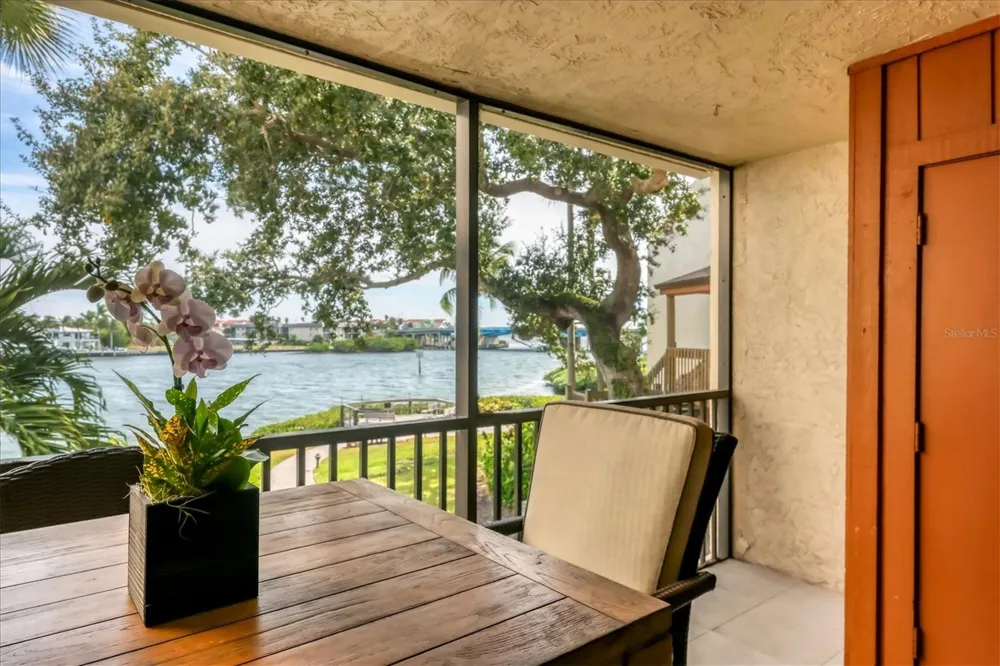 1900 COVE II PLACE #127 Sarasota, FL 34242