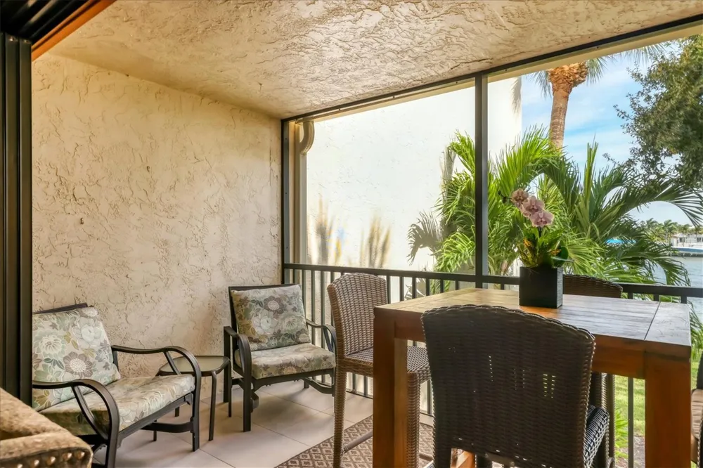 1900 COVE II PLACE #127 Sarasota, FL 34242