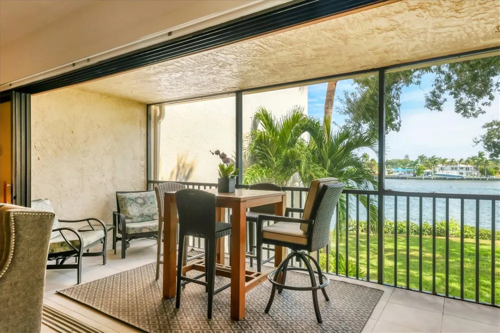 1900 COVE II PLACE #127 Sarasota, FL 34242