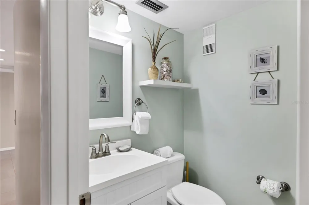 1900 COVE II PLACE #127 Sarasota, FL 34242