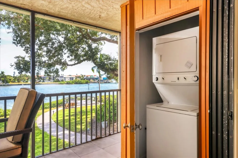1900 COVE II PLACE #127 Sarasota, FL 34242