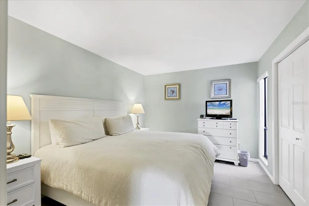 1900 COVE II PLACE #127 Sarasota, FL 34242