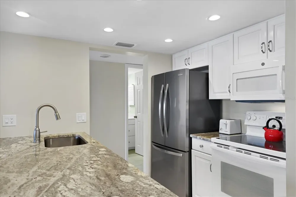 1900 COVE II PLACE #127 Sarasota, FL 34242