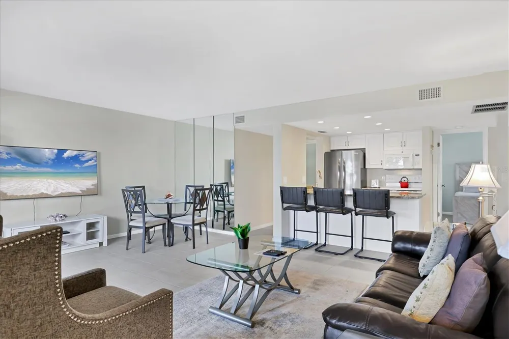 1900 COVE II PLACE #127 Sarasota, FL 34242