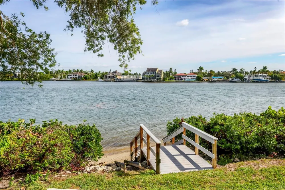 1900 COVE II PLACE #127 Sarasota, FL 34242