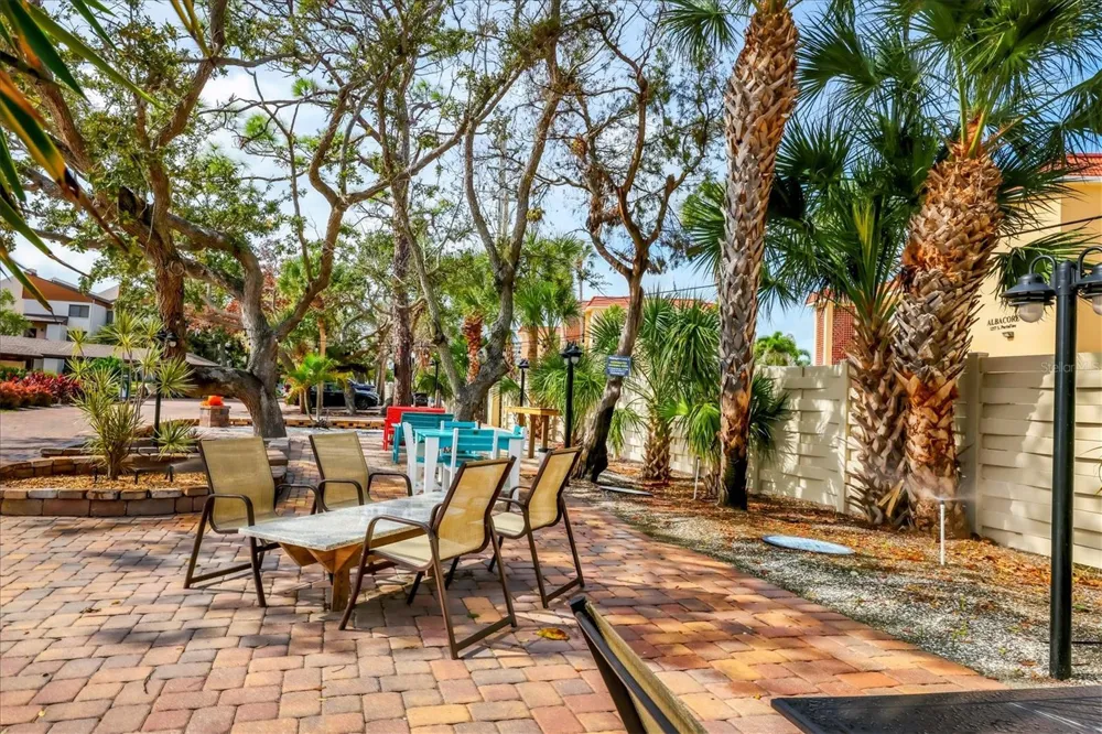 1900 COVE II PLACE #127 Sarasota, FL 34242