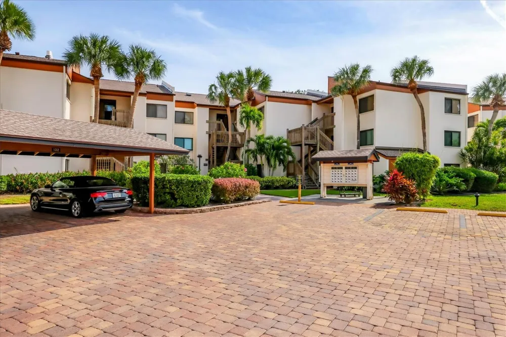 1900 COVE II PLACE #127 Sarasota, FL 34242