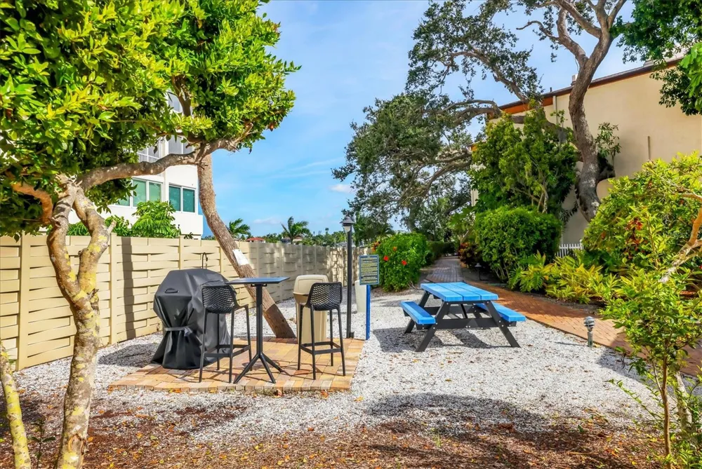 1900 COVE II PLACE #127 Sarasota, FL 34242