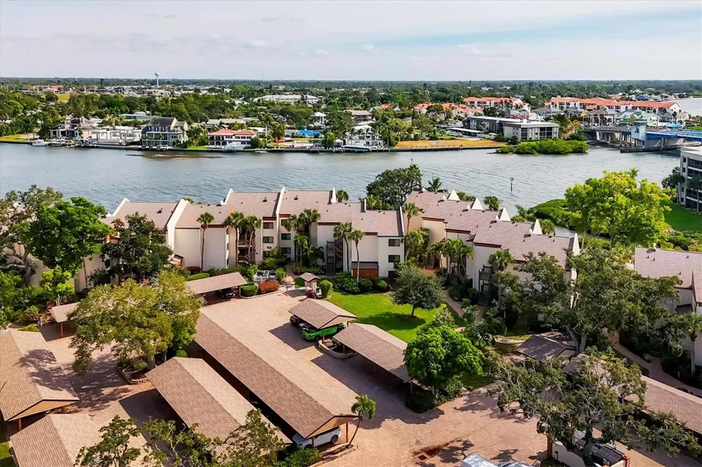 1900 COVE II PLACE #127 Sarasota, FL 34242