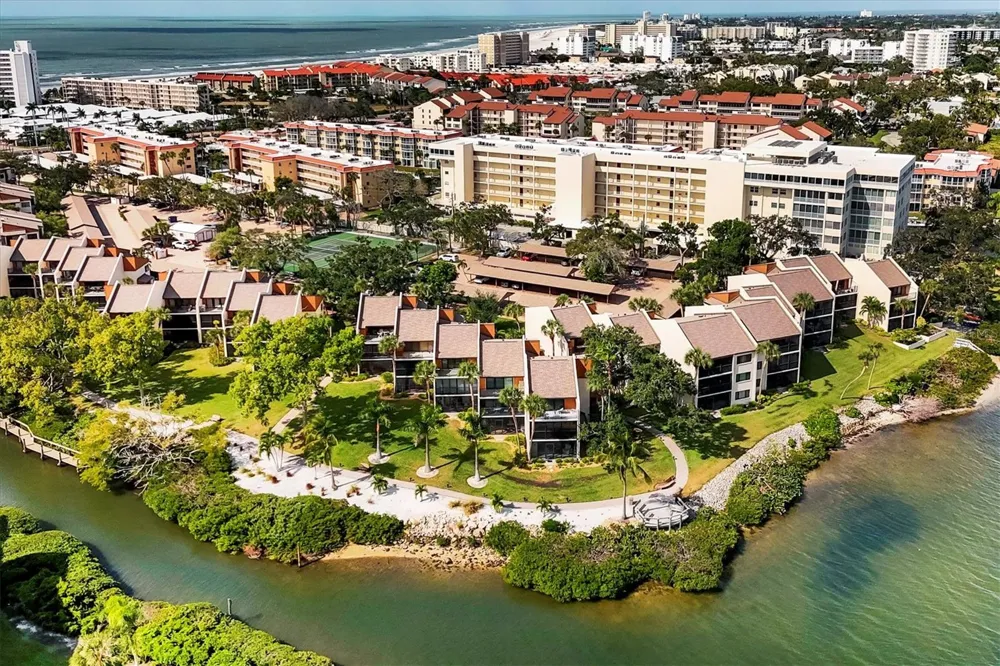 1900 COVE II PLACE #127 Sarasota, FL 34242