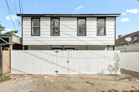 3229 Holman Street #4