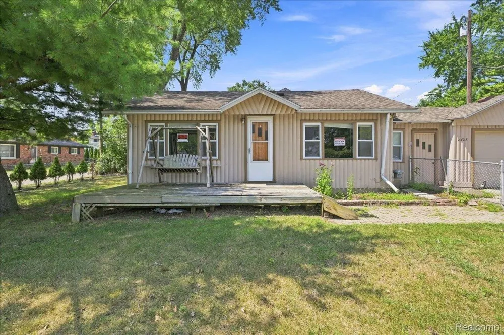 2428 Circle Drive West Bloomfield Charter Township, MI 48324