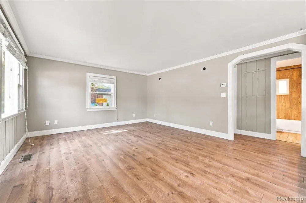 2428 Circle Drive West Bloomfield Charter Township, MI 48324