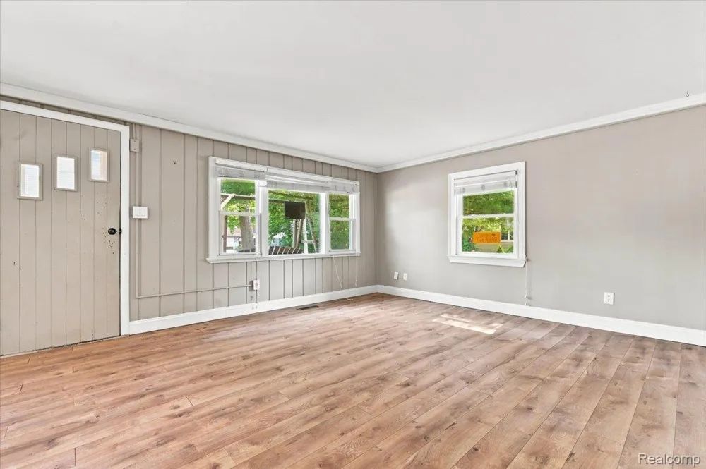 2428 Circle Drive West Bloomfield Charter Township, MI 48324