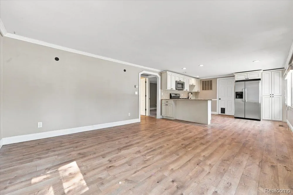 2428 Circle Drive West Bloomfield Charter Township, MI 48324