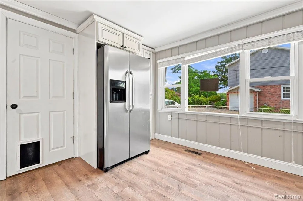 2428 Circle Drive West Bloomfield Charter Township, MI 48324