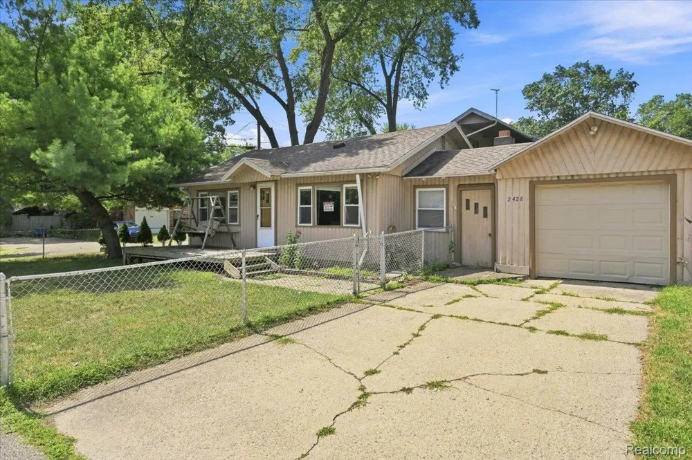 2428 Circle Drive West Bloomfield Charter Township, MI 48324