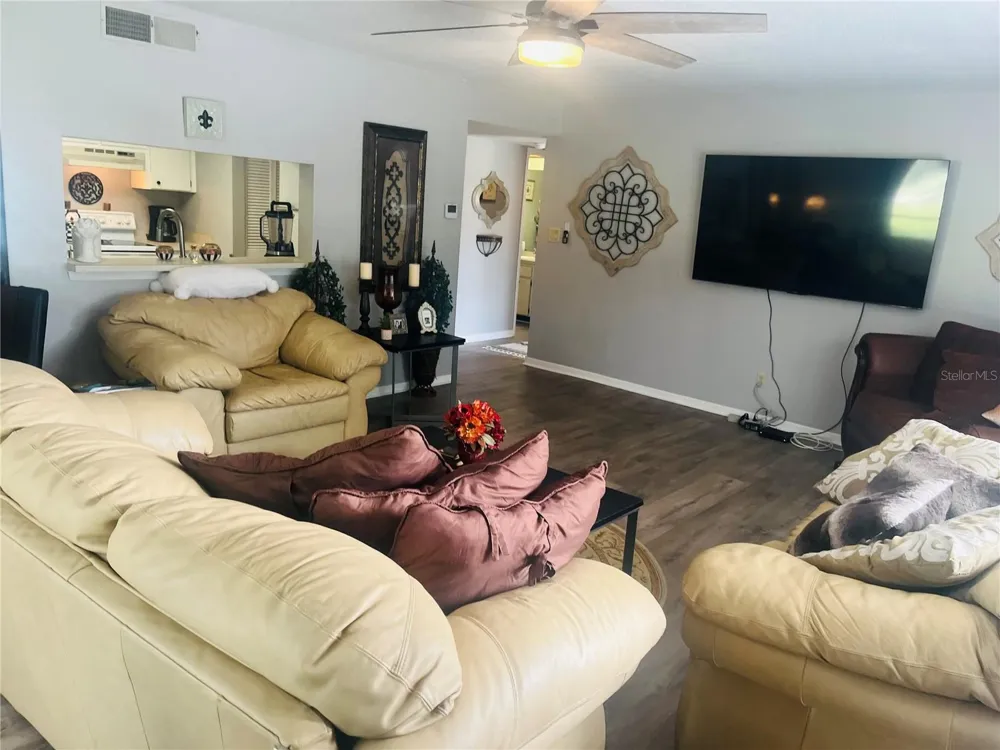 2583 COUNTRYSIDE BOULEVARD #3201 Clearwater, FL 33761