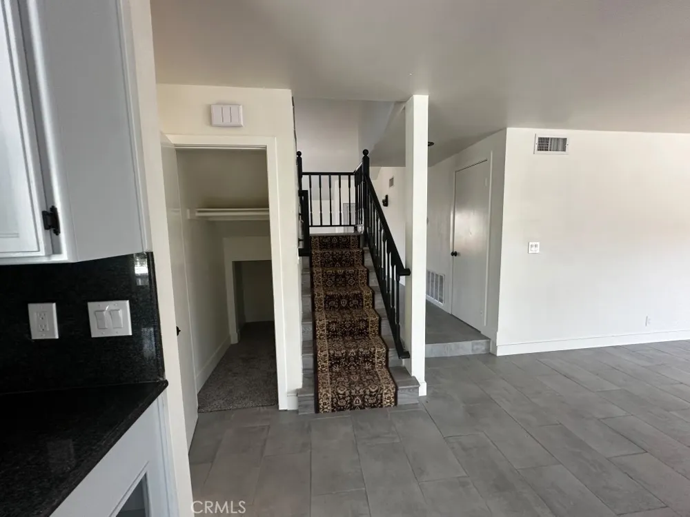 15156 Mcintyre Street Sylmar, CA 91342