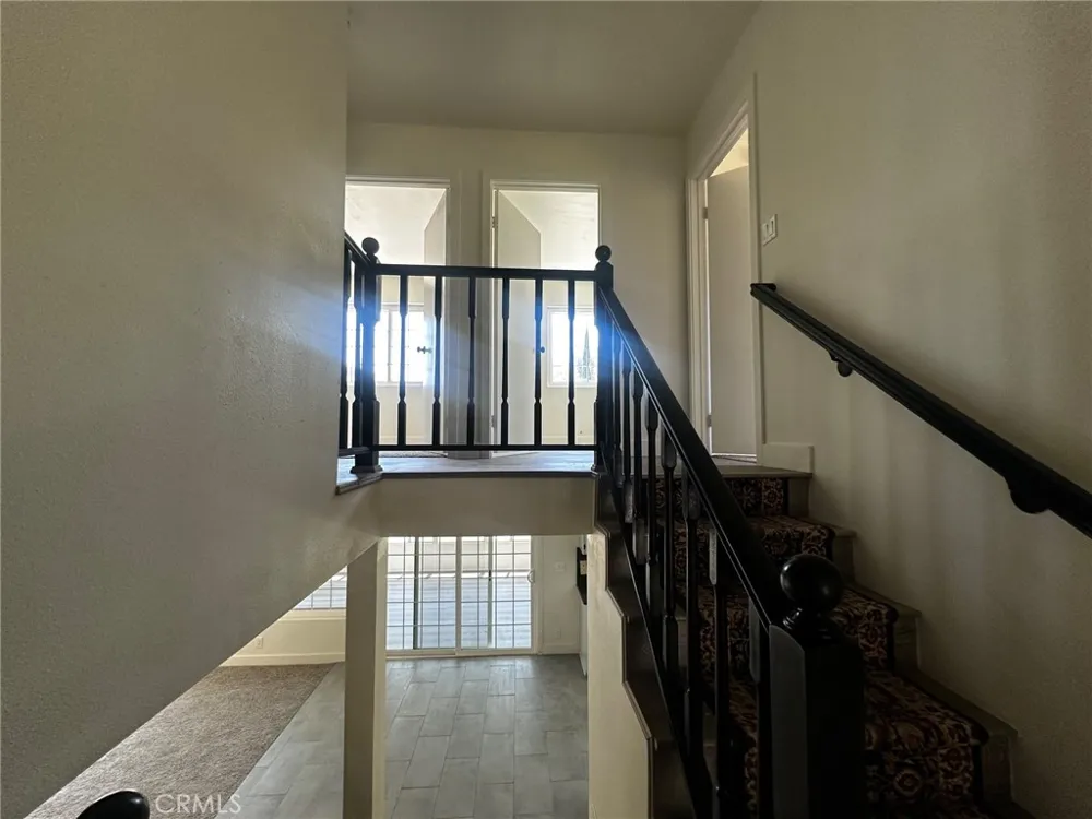 15156 Mcintyre Street Sylmar, CA 91342