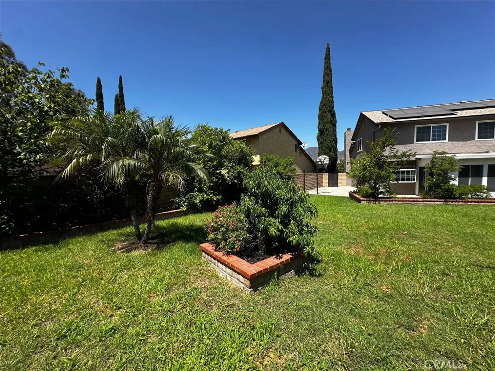 15156 Mcintyre Street Sylmar, CA 91342