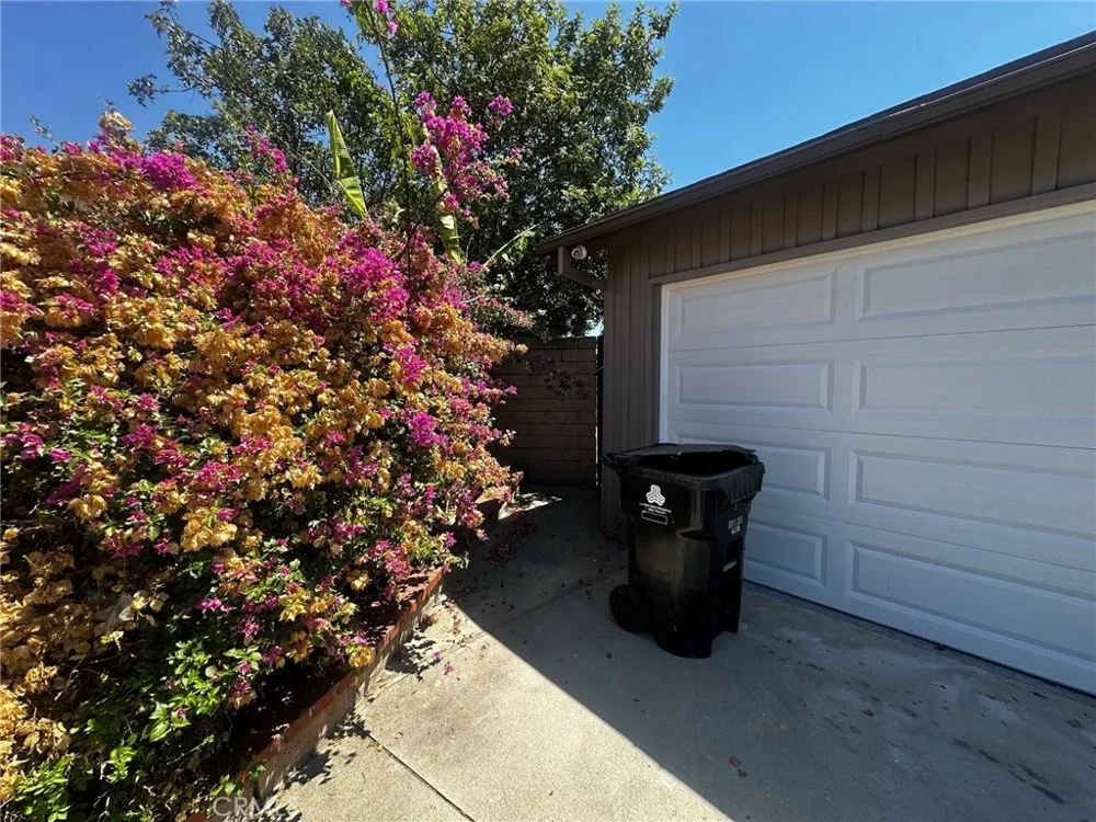 15156 Mcintyre Street Sylmar, CA 91342