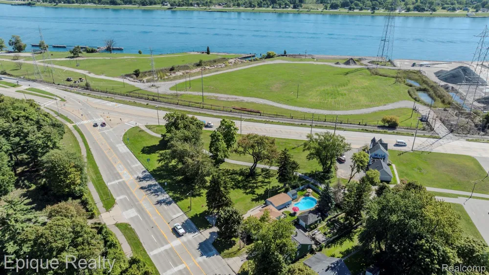 403 Gratiot Boulevard Marysville City, MI 48040