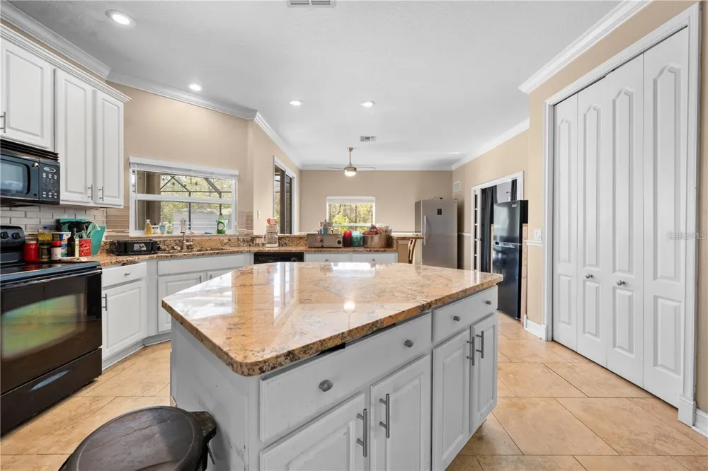 13040 QUIGLEY AVENUE Weeki Wachee, FL 34614