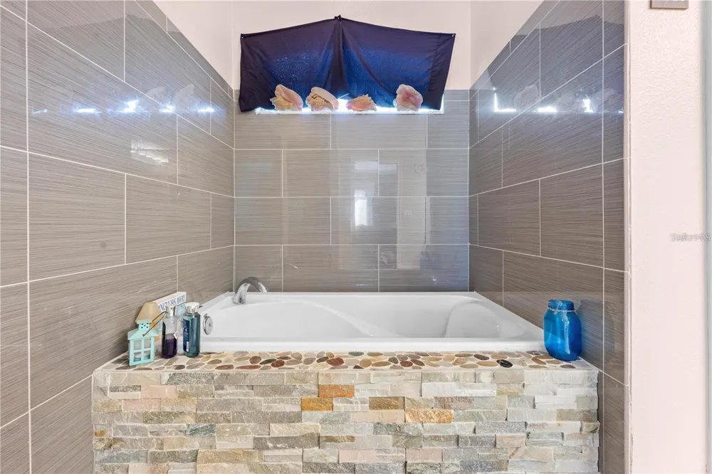 13040 QUIGLEY AVENUE Weeki Wachee, FL 34614