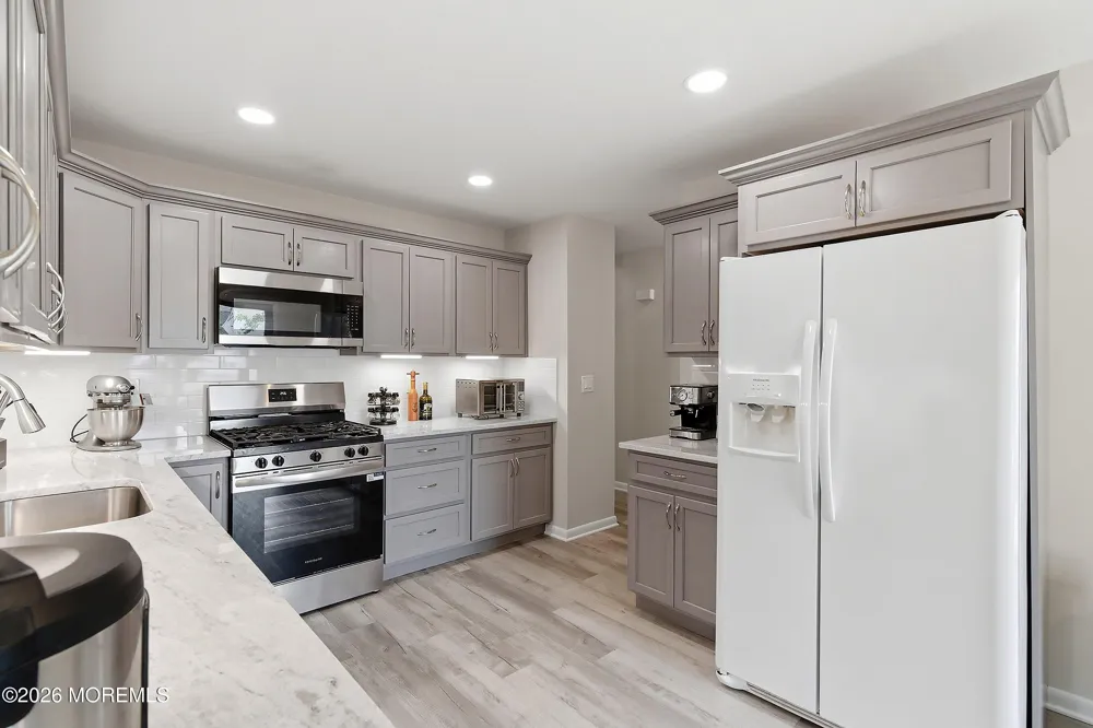 1548 Longboat Avenue Beachwood, NJ 08722