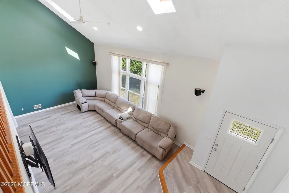 1548 Longboat Avenue Beachwood, NJ 08722