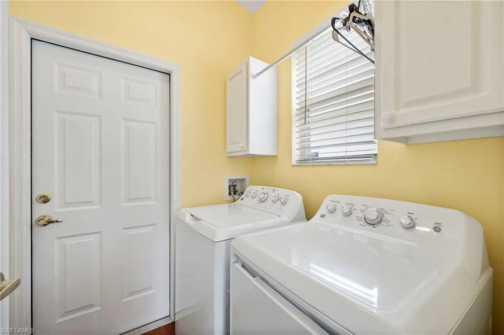 1742 Marsh RUN Naples, FL 34109