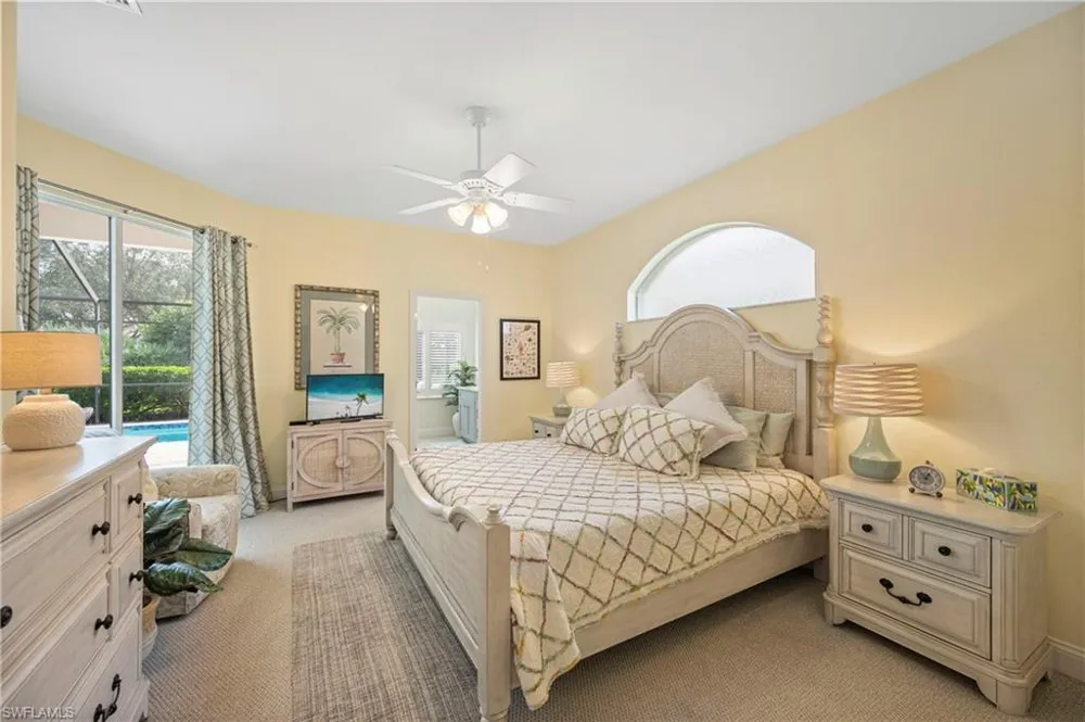 1742 Marsh RUN Naples, FL 34109