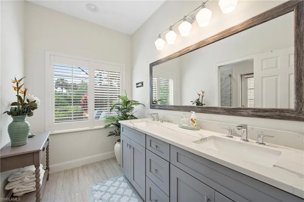 1742 Marsh RUN Naples, FL 34109